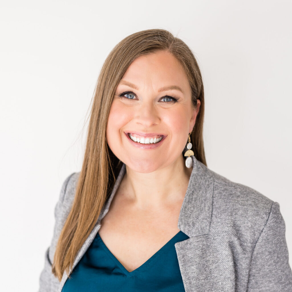 Michelle-bourbonniere-headshot-square-800